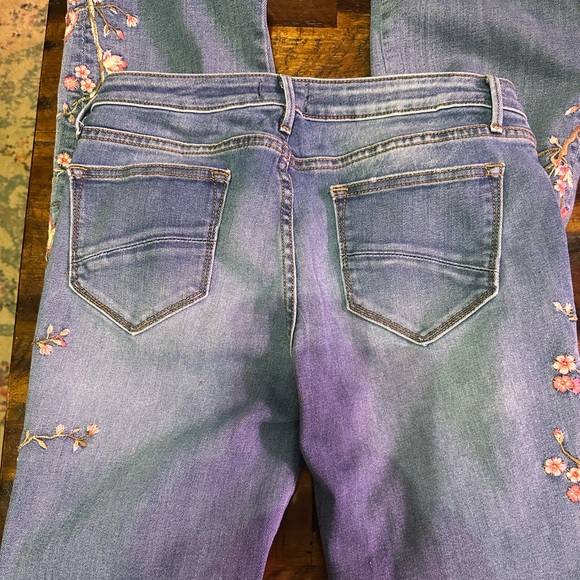 Driftwood Kelly Jeans with Cherry Blossoms size 29 - Picture 4 of 7